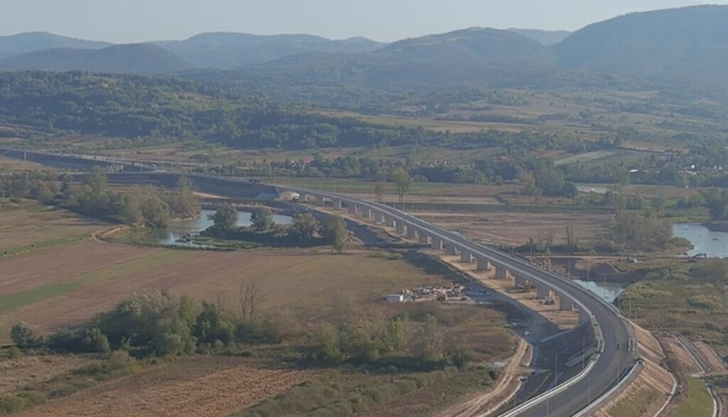 Lucrările la Centura Beiuș au fost finalizate. Duminică se deschide circulația! Șoferii de pe Deva – Brad – Beiuș – Oradea scapă de aglomerație!