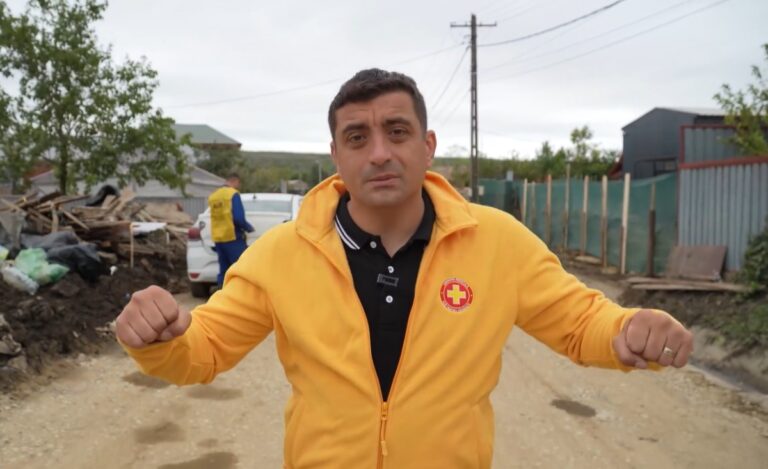 Liderul AUR a devenit oficial candidat la președinție, sub sloganul: „De la Pechea din noroi, Simion în turul 2”
