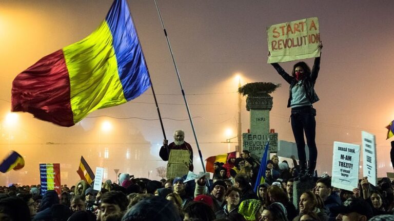Sabin Sărmaș: Asistăm la cel mai periculos moment din istoria recentă a României
