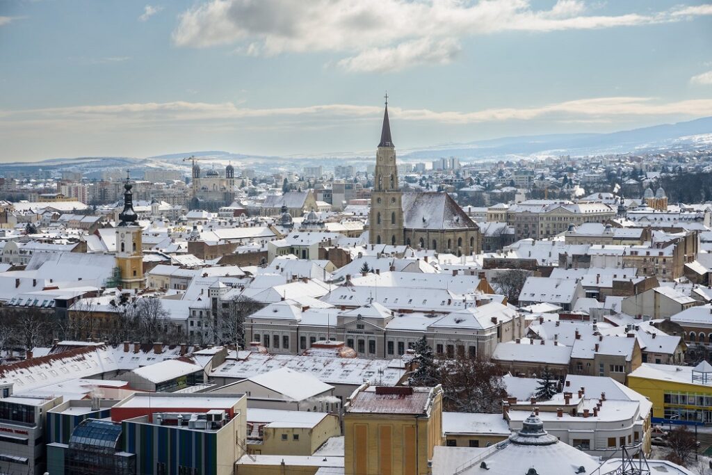 Prima zăpadă serioasă din Cluj, bucurie și peisaje de poveste