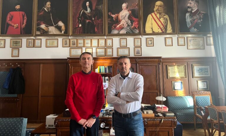 Adrian Petrușel este noul rector interimar al  Universității Babeș-Bolyai. Daniel David s-a suspendat din poziția de rector!