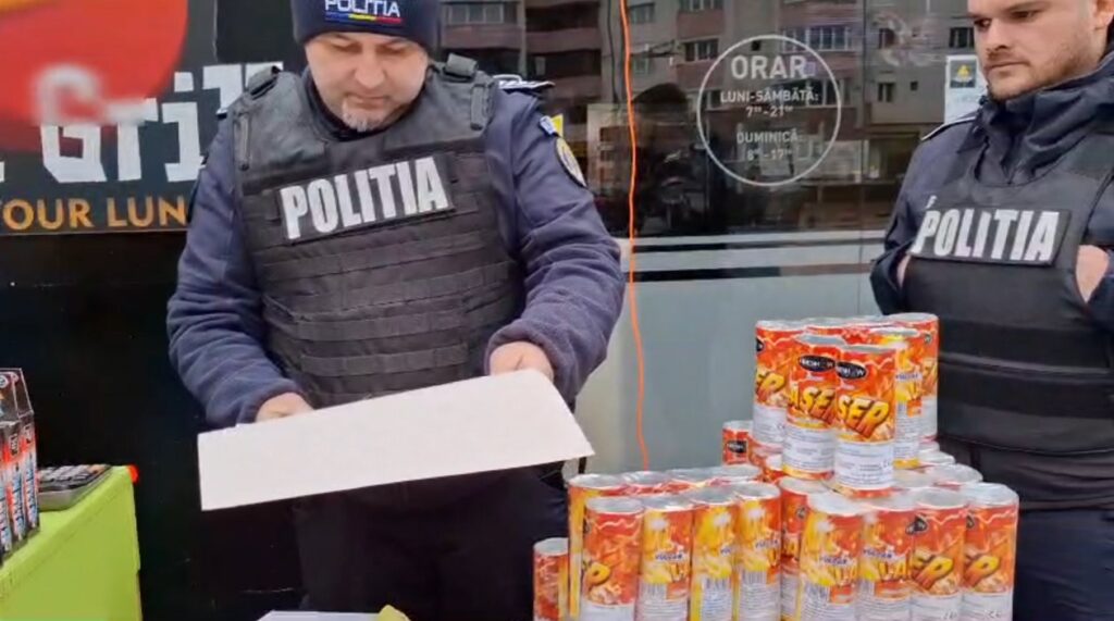 Polițiștii din Deva au descoperit peste 30 kg de articole pirotehnice deținute ilegal în doar două zile