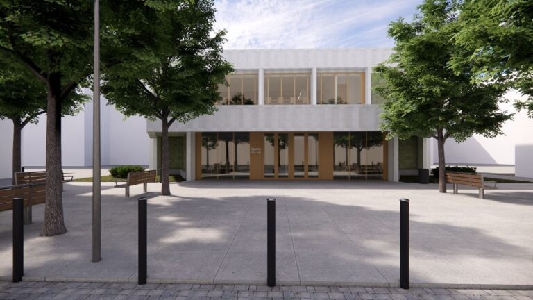 S-a semnat contractul pentru dotarea și modernizarea Cinematografului Columna din Alba Iulia