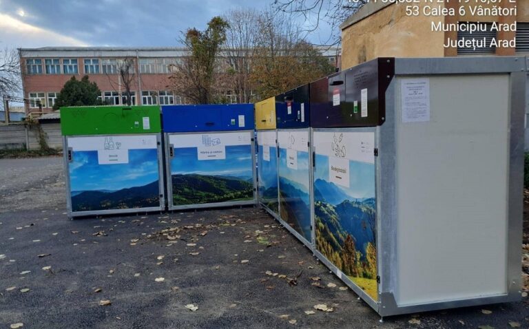 Începe în Arad distribuirea cartelelor pentru insulele ecologice digitalizate din zonele Calea Aurel Vlaicu și Calea 6 Vânători