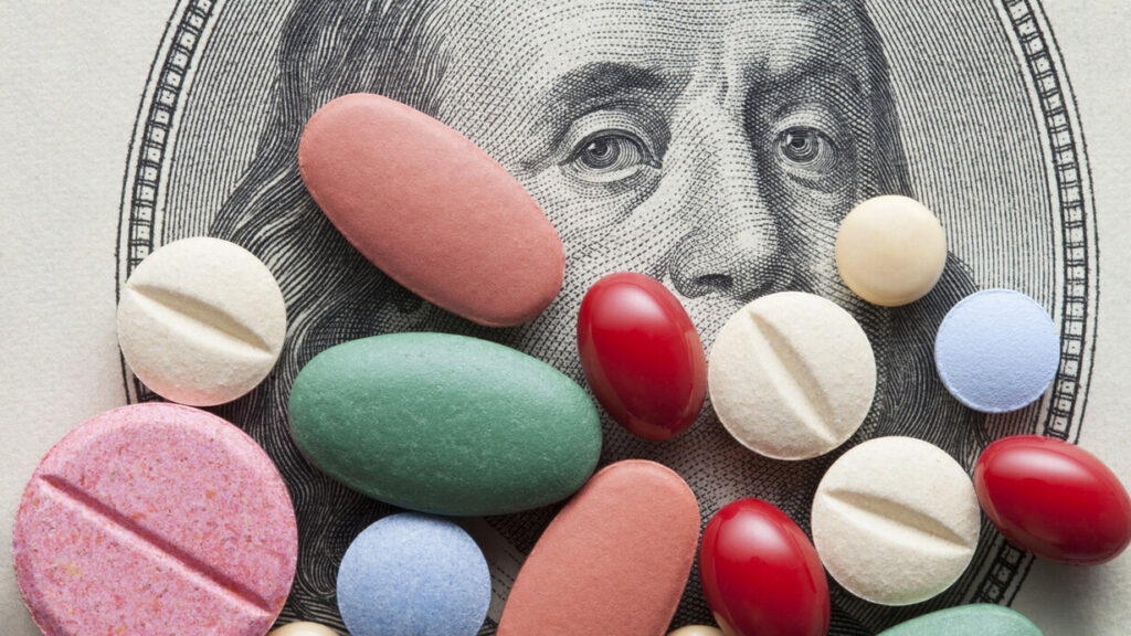 Din raiul industriei Big Pharma, Dragoș Damian le dă lecții oamenilor de afaceri români: „Şi voi vă plângeţi? Ia terminaţi cu văicăreala, cu bocetele şi cu plânsetele”
