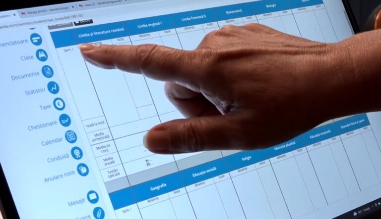 În 18 școli din Arad a fost implementat catalogul electronic. Bibarț: Este un sistem extrem de util pentru profesori, părinți și elevi!