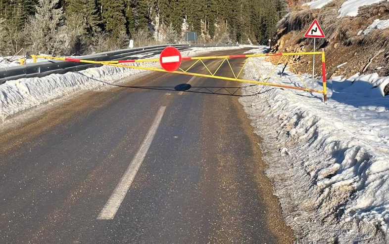 Drumul Apusenilor între Stâna de Vale și Coada Lacului s-a închis. Barierele au fost sudate! Se vor va monta și camere de supraveghere!