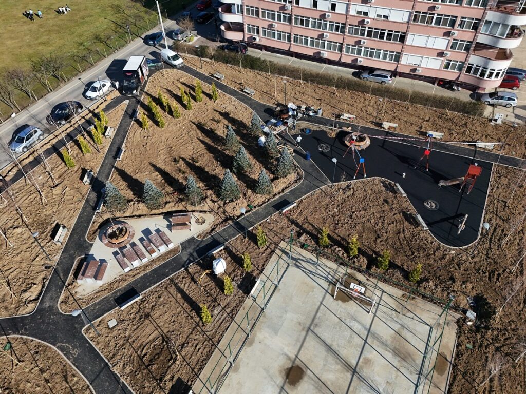 Încă o realizare în Oradea! Lucrările de amenajare a noului parc din zona Irimescu se apropie de finalizare