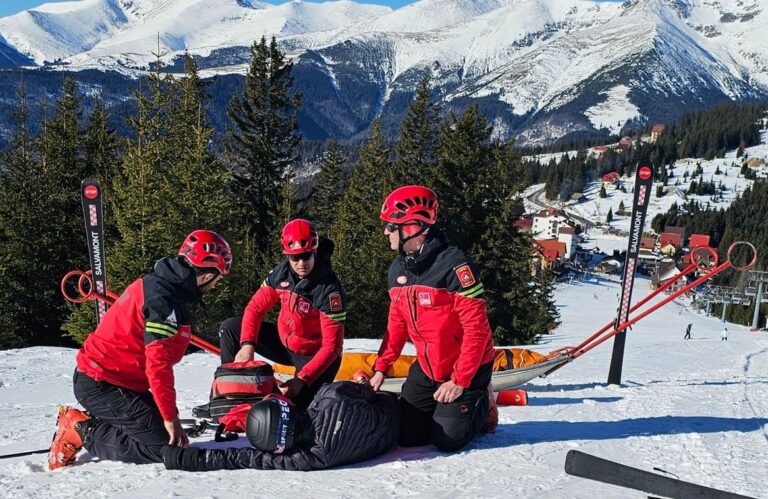 Salvamontiștii au realizat o „scriptură” a măsurilor de intervenție în cazul unui accident la munte