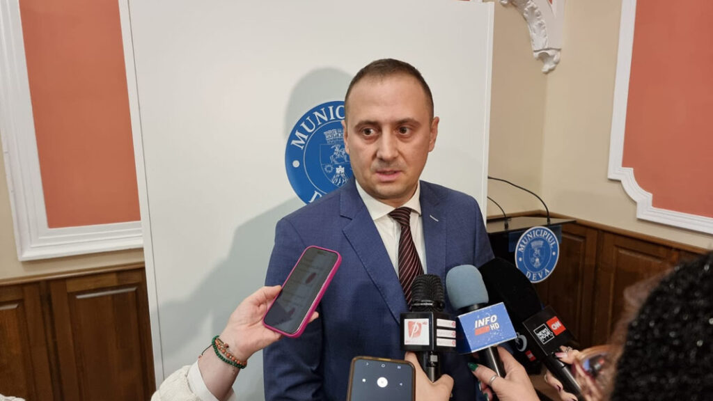 Consiliul Local Deva a ales doar unul dintre cei doi viceprimari. Liberalii s-au făcut de rușine având doi candidați, unul propus, altul autopropus!