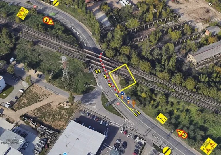 Lucrările de forare a piloților la podul feroviar peste strada Matei Corvin din Oradea duc la restricționarea circulației în zonă!
