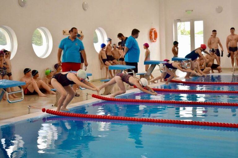Sănătate și sport pentru copiii din Bihor: Peste 48.000 de vizitatori în 2024 la bazinele de înot construite de Consiliul Județean Bihor