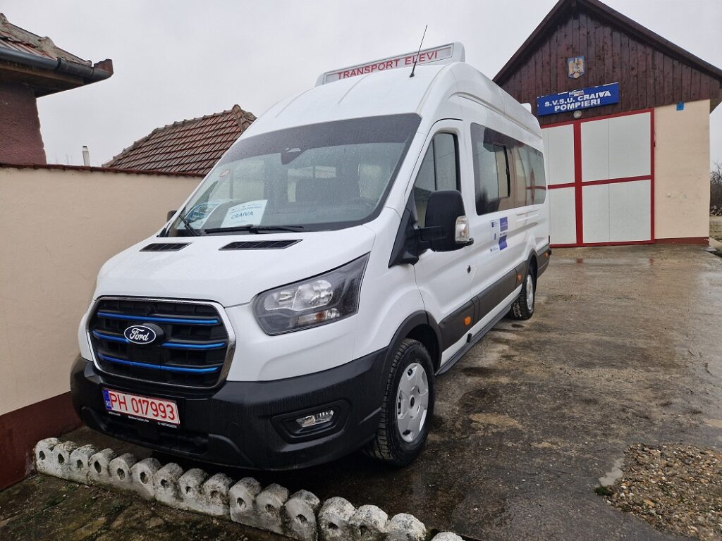 Comuna Craiva a primit un microbuz școlar electric prin PNRR. Un nou pas spre un învățământ modern și sustenabil!