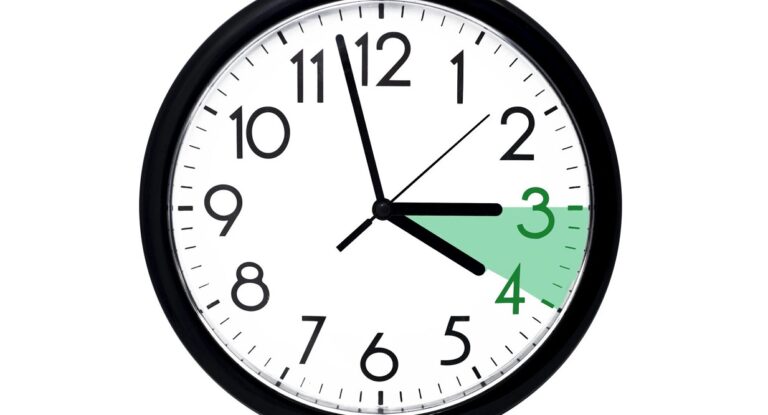 România trece la ora de vară în noaptea de sâmbătă spre duminică! Vom dormi mai puțin!