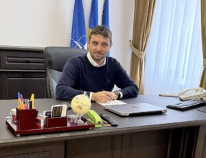 Primarul din Geoagiu, Ovidiu Vlad, la doi ani de mandat: „Am pornit într-o situație financiară dificilă. Astăzi avem 10 proiecte europene în implementare, de aproape 65 de milioane de lei”