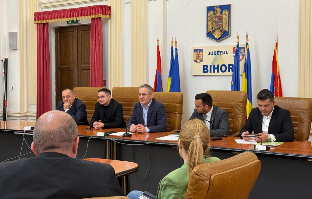 Primarii din Bihor au participat la o întâlnire în care s-au prezentat oportunități de finanțare pentru UAT-uri