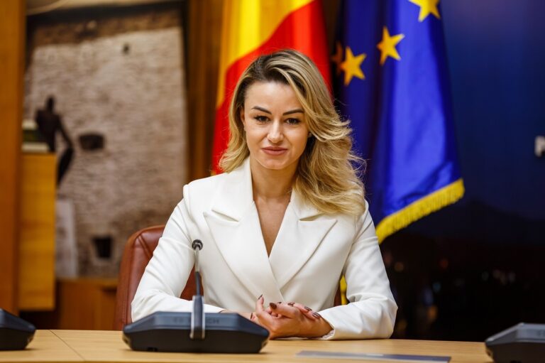 Ce a făcut Georgiana Sima în ultimul an în calitate de ales județean? Raportul tinerei liberale poate fi un model pentru aleșii din legislativul județean!