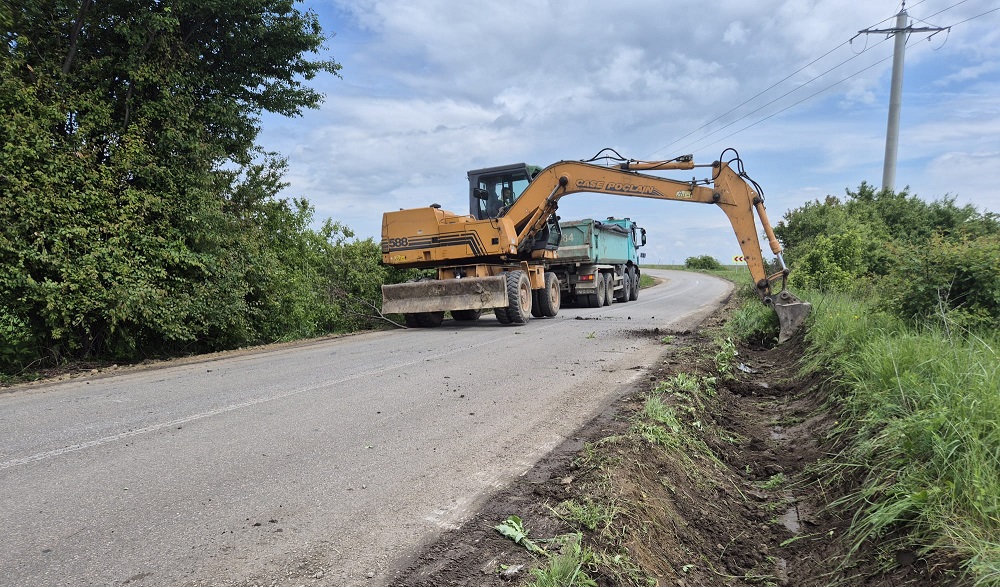 Consiliul Județean a demarat lucrări de întreținere pe DJ 103G (DJ 103I) platou Cheile Turzii – Săndulești