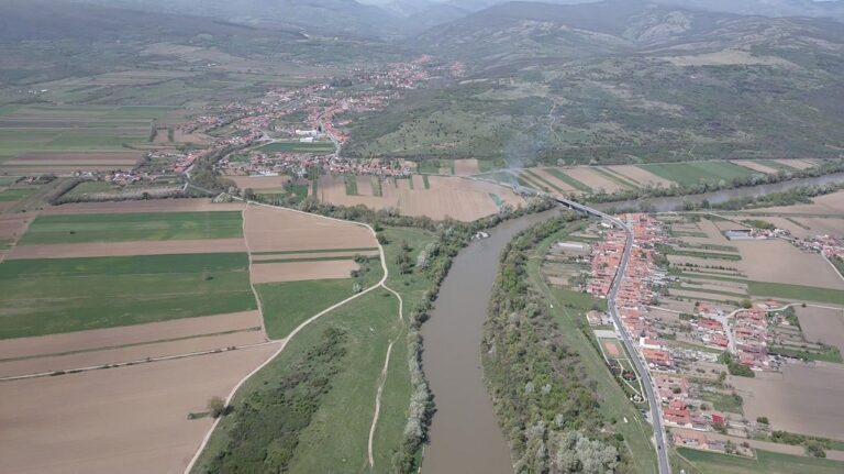 Se reabilitează și modernizează drumurile din satul Gelmar, Geoagiu