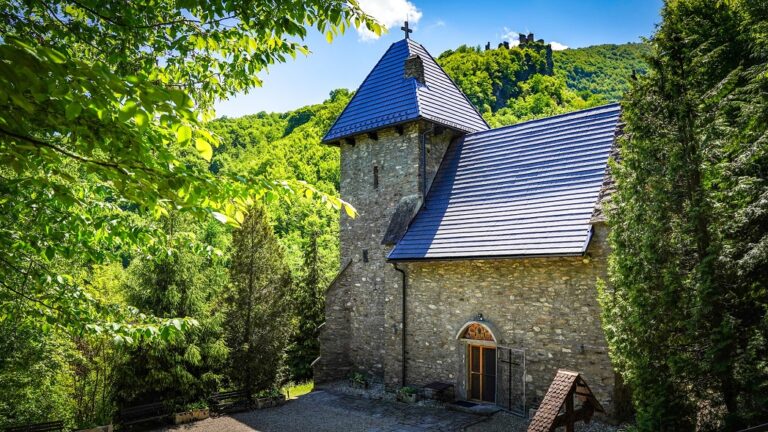 Schitul Colț, o oază de spiritualitate și istorie în inima Țării Hațegului