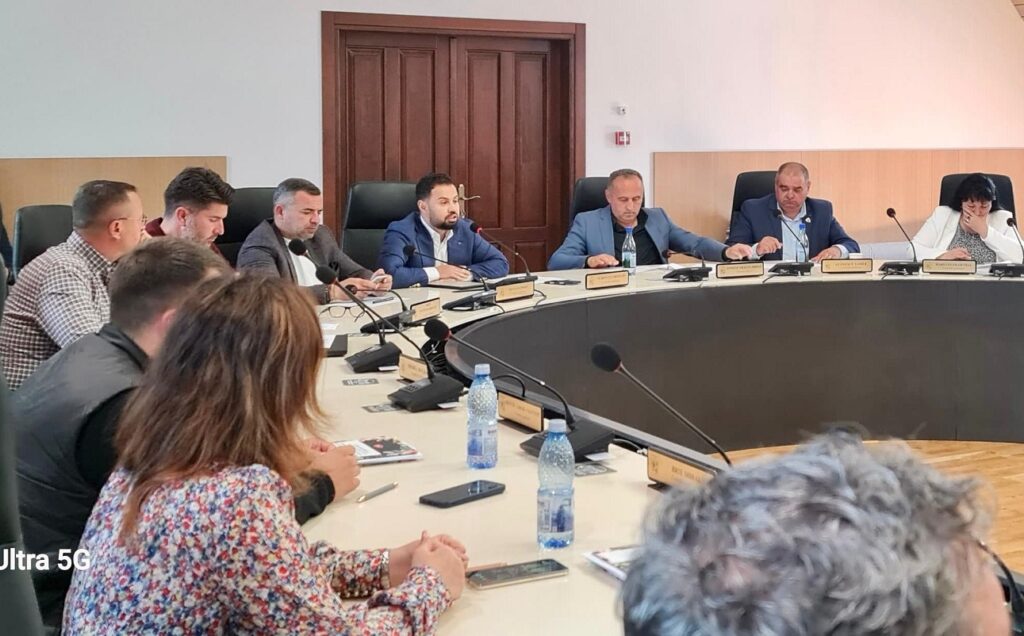 Corneliu Mureșan: Proiectul de modernizare a drumului spre Șureanu rămâne o utopie, dacă drumul nu va fi transformat din forestier în comunal