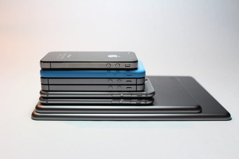 Cum alegi un nou smartphone în 2025? Ghid scurt pentru oameni practici