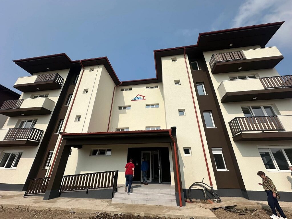 Un nou bloc ANL finalizat în timp record în Aleșd: 16 locuințe pentru tineri, gata în doar un an și patru luni