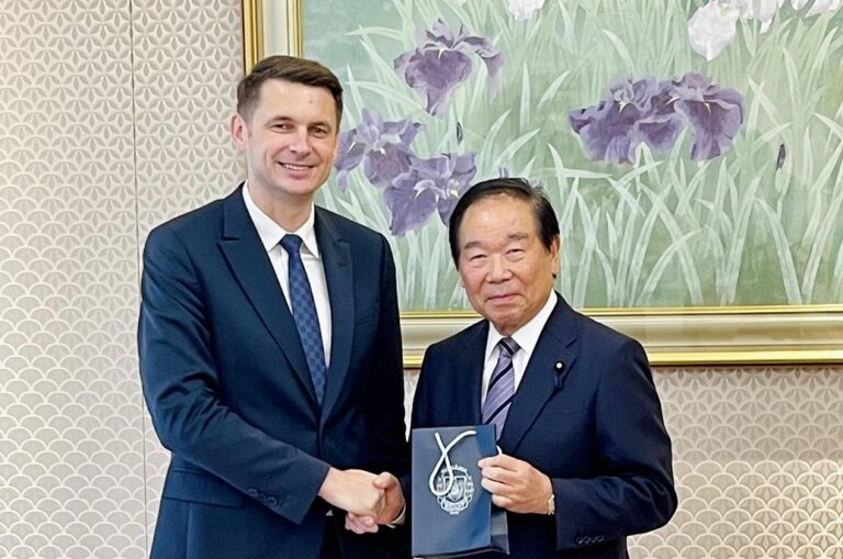 Întâlnire strategică a lui Mircea Abrudean, în Japonia, cu președintele Camerei Reprezentanților din Dieta Japoniei și cu directorul NTT DATA