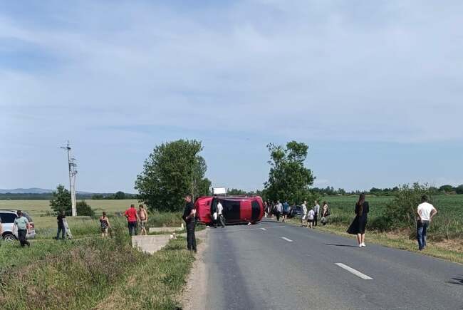 Accident grav în județul Arad: Șapte victime, dintre care doi copii, în coliziunea a trei autoturisme!