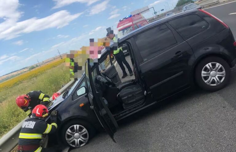 Accident rutier pe autostrada A1, în zona nodului rutier Sebeș: un autoturism a intrat în parapet