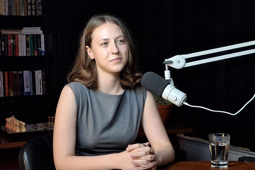 A apărut aplicație destinată persoanelor care suferă de boala Crohn. Alexia Petrovai: Produce o legătură între pacient și doctor foarte clară, foarte ușoară!
