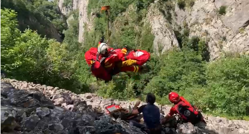 Două accidente grave petrecute în Cheile Turzii, în acest weekend: A fost necesară intervenția de urgență a salvamontiștilor și a elicopterului!