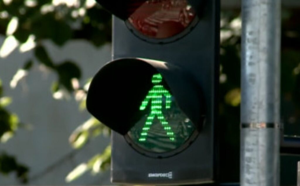 Noutăți pentru siguranța rutieră în Geoagiu: Semafoare inteligente cu radar, în patru puncte cheie