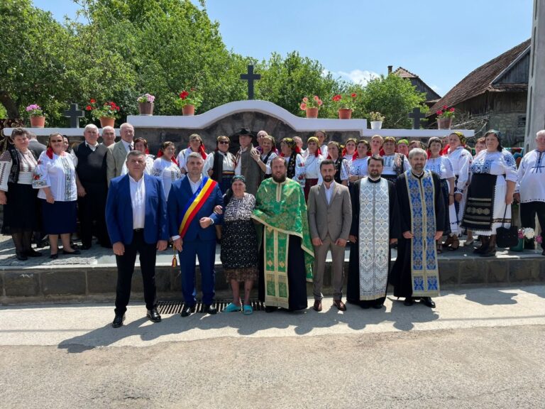 Morlaca celebrează credința și identitatea locală: S-a sfințit fântâna cu rădăcini din 1953
