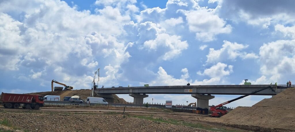 Lucrări de racordare la drumul de legătură pe Autostrada A1, în zona Giarmata – trafic restricționat pe banda 1