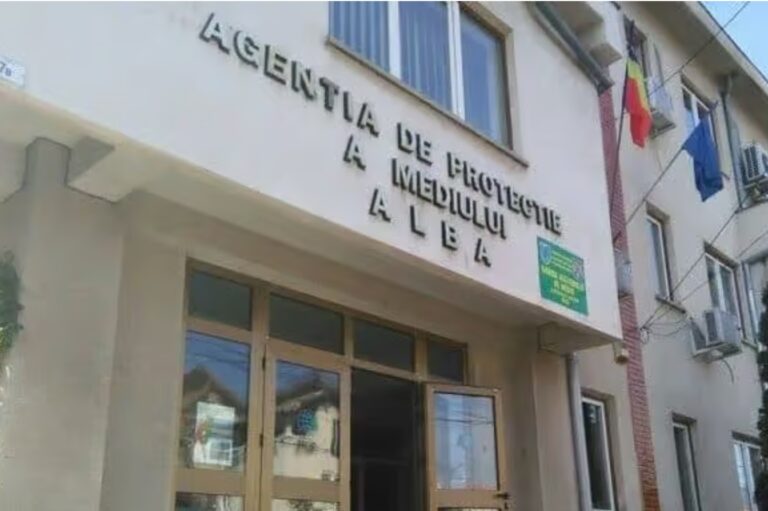 Protest spontan la Agenția pentru Protecția Mediului Alba: Angajații, nemulțumiți de incertitudinea profesională și reducerea salariilor