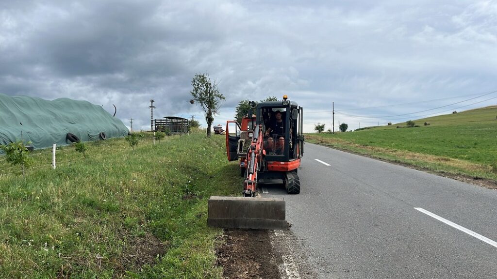 Lucrări de întreținere pe DN1 – Mănăstireni, situat pe DJ 108C! Vor facilita accesul, ca rută alternativă, spre zonele turistice Fântânele-Beliș și Răchițele-Doda Pilii-Ic Ponor!