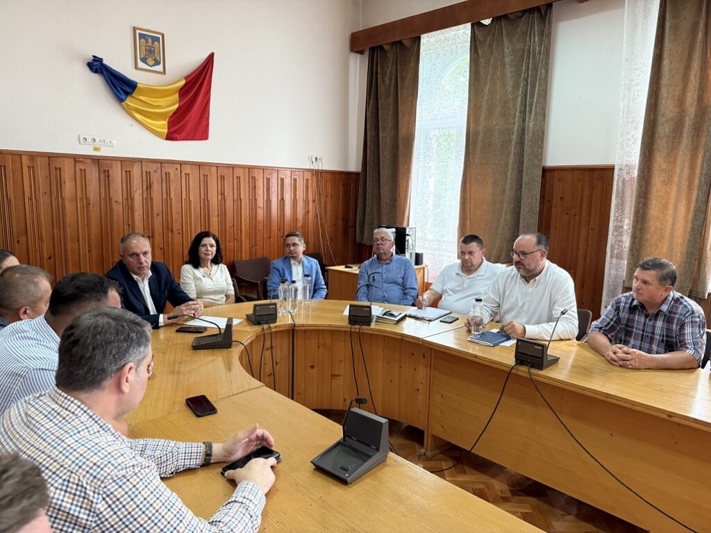 Prefectul de Bihor, Marcel Dragoș, facilitează dialogul pentru soluții concrete la problemele locale din Bihor