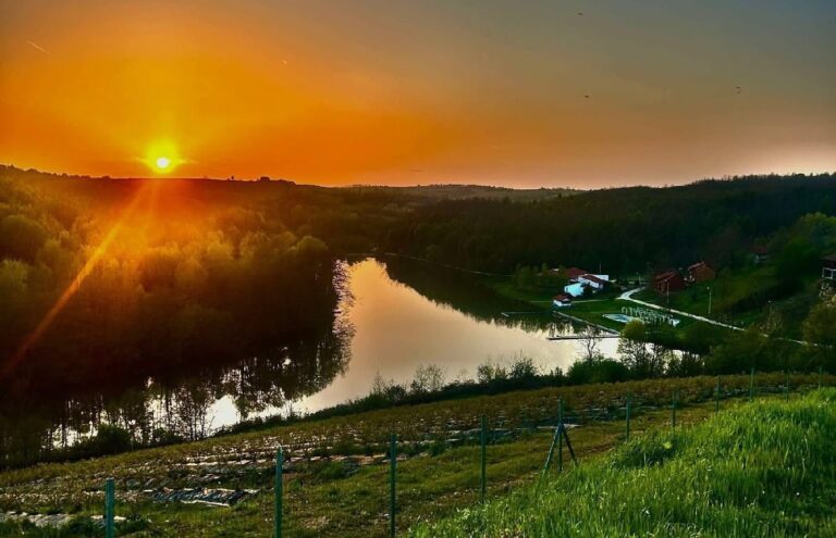 Lacul din Cuied, Buteni, intră într-un nou proces de modernizare! Pescuitul este interzis temporar!