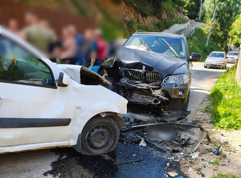 Accident rutier în Valea Ierii: Două mașini implicate, fără persoane încarcerate!