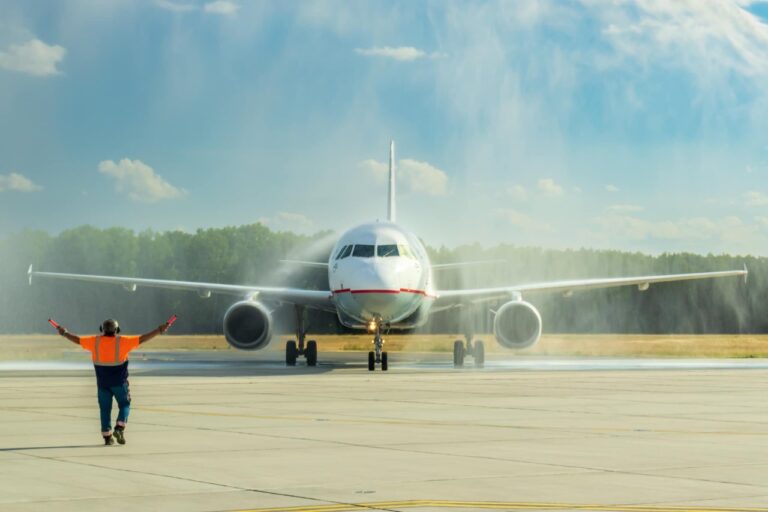 Traficul aerian din România crește peste media europeană în iunie 2025
