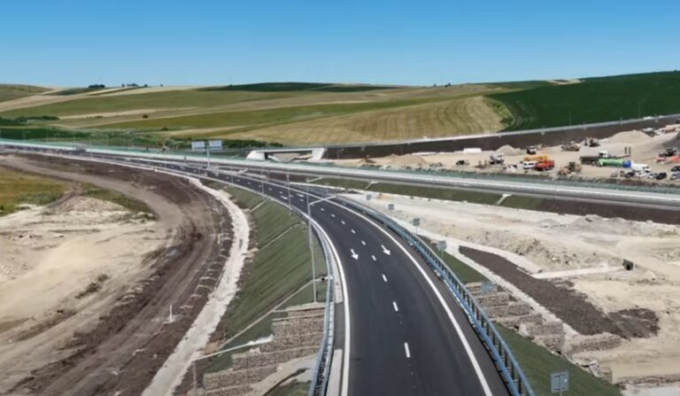(VIDEO) Lucrările la drumul expres Tureni A3-DN1 sunt pe ultima sută de metri: Drumul va descongestiona traficul de pe DN1, Turda – Cluj!
