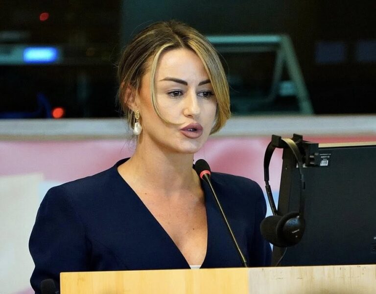 Georgiana Sima, din Bruxelles, de la Young Elected Politicians: „Încrederea nu se impune. Se construiește!”