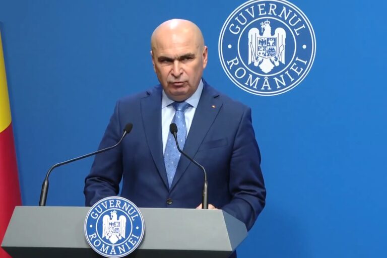 Bolojan taie în carne vie: reduceri de personal și salarii în aparatul de stat supradimensionat
