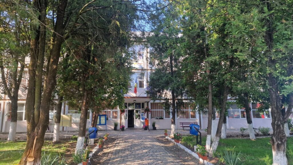 Huedin investește în educație și eficiență energetică: trei școli și grădinițe intră în modernizare