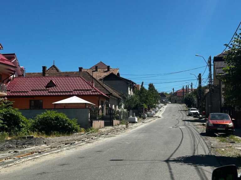 Se lucrează de zor la Huedin: străzile Luceafărului și Spitalului sunt în plină modernizare