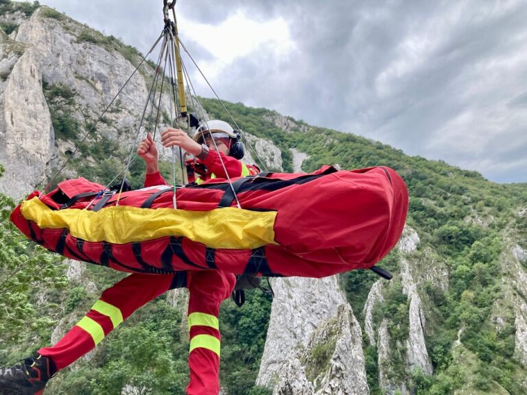 Salvare cu sprijin aero în Cheile Turzii