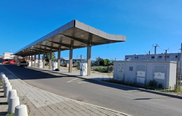Lucrările la stația de capăt din Deva sunt aproape finalizate: Noua stație va oferi condiții moderne și funcționale!