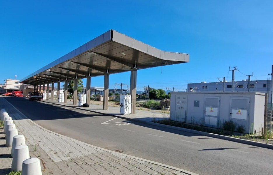 Lucrările la stația de capăt din Deva sunt aproape finalizate: Noua stație va oferi condiții moderne și funcționale!
