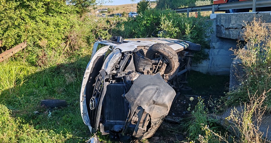 Accident rutier pe DN1 Cluj – Oradea la Izvoru Crișului. O autoutilitară s-a răsturnat în afara șoselei